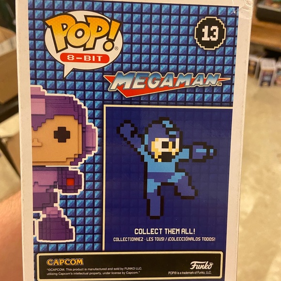 Black hole bomb 2018 Exclusive Funko Pop MegaMan - Picture 3 of 4